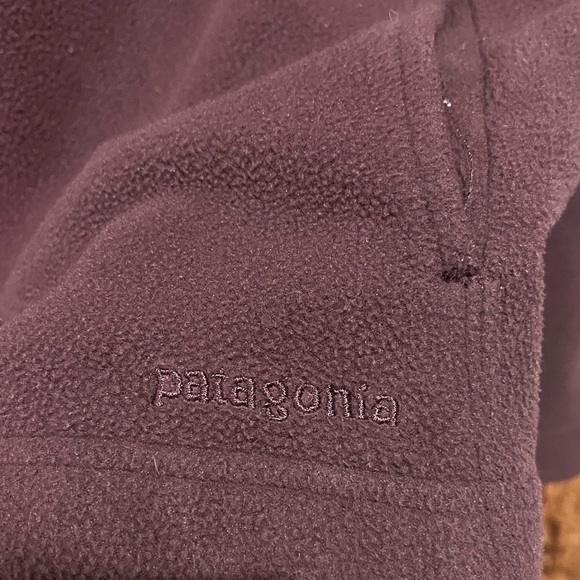 Patagonia women's maroon synchilla fleece pullover sweatshirt hoodie size medium - Picture 4 of 6